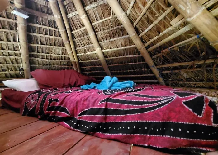 Derek'S Place Eco-Lodge