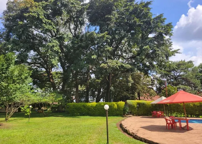 Acholi Inn