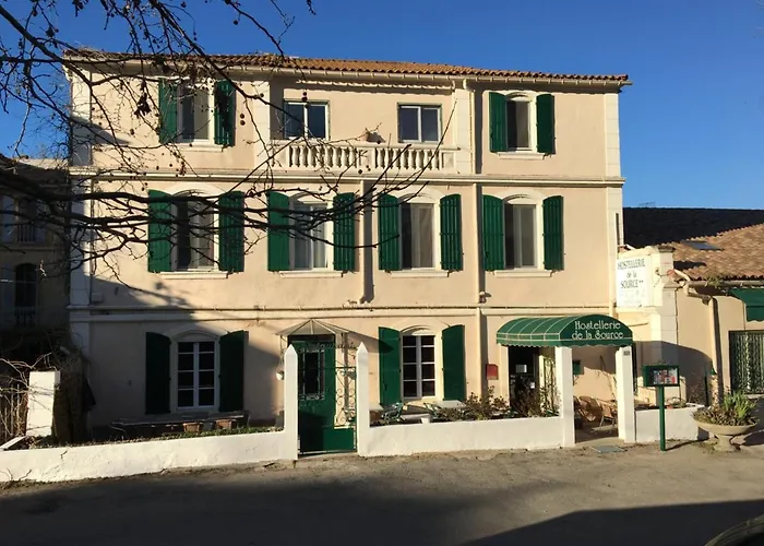 Hostellerie De La Source Arles
