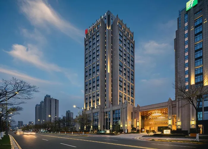 Hualuxe Kunshan Huaqiao - F1 Racing Preferred Hotel