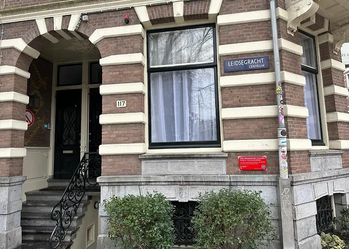 Weber Hotel 117