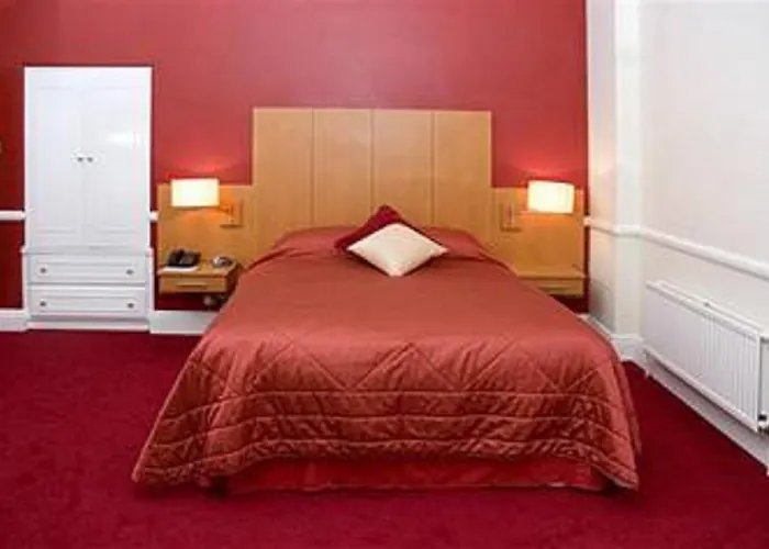 Grand St Leger Hotel