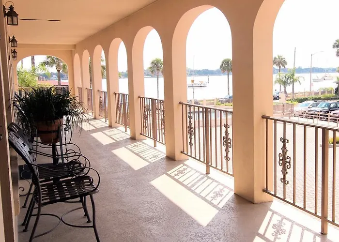Bayfront Inn