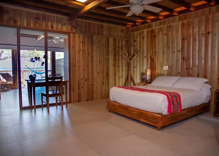 Hotel Punta Faro
