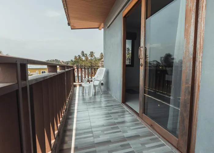 Lanta Ray Bay Hotel