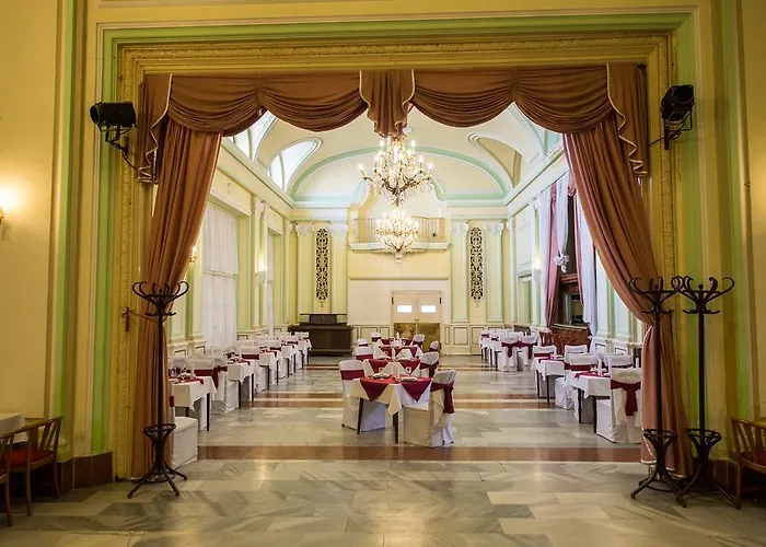 Hotel Tisza Es Thermalfuerdo