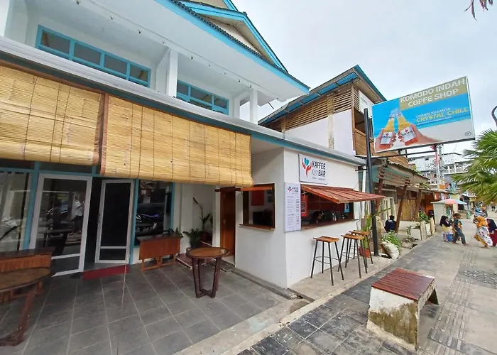 Komodo Indah Hotel And Hostel