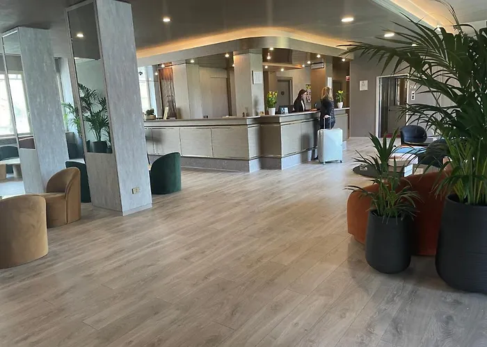 Hotel Embassy
