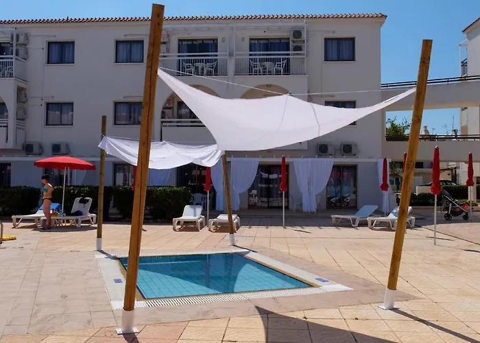 Amore Hotel Apts
