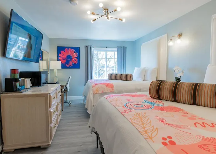 Dragonfly Inn & Suites