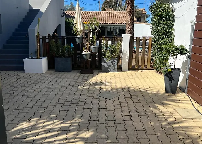 Hotel Le Medieval - Parking Inclus & Accueil Velo