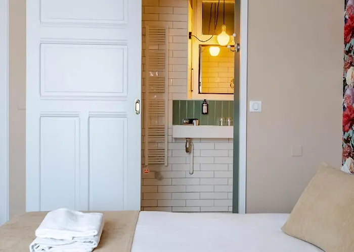 Ama Hotel