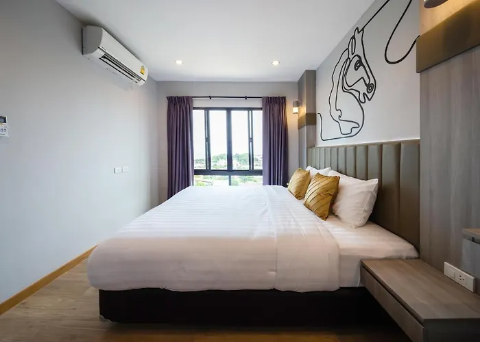 Horsehill Hotel Sriracha