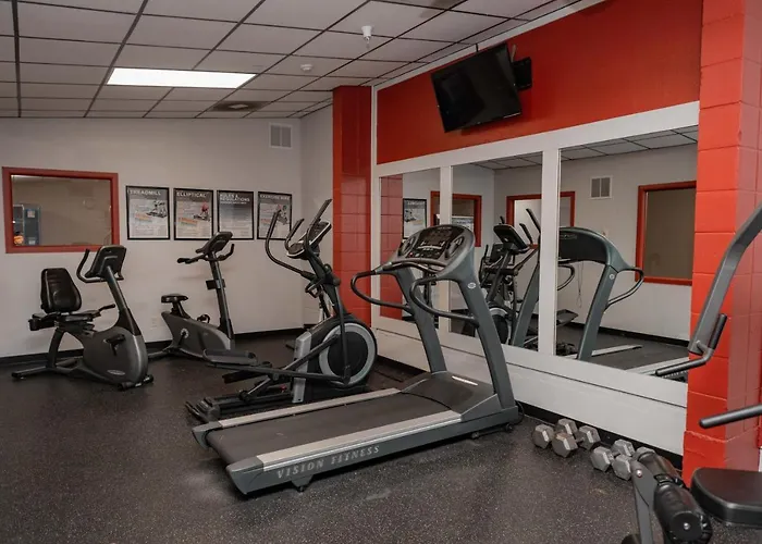 Ramada By Wyndham Cedar Rapids