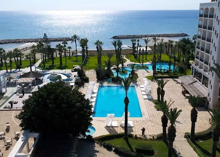 Sandy Beach Hotel & Spa