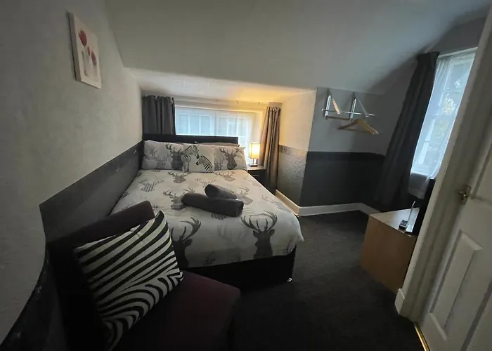 Navaar House Hotel
