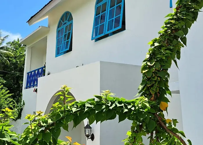 Anjo Maumere Hotel & Restaurant
