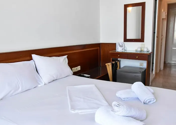 Leonidas Hotel