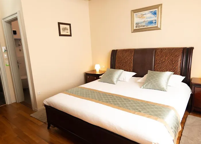 Scallop Regent Rooms
