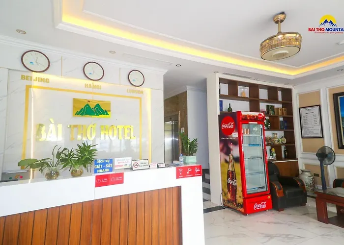 Bài Thơ Mountain Hotel