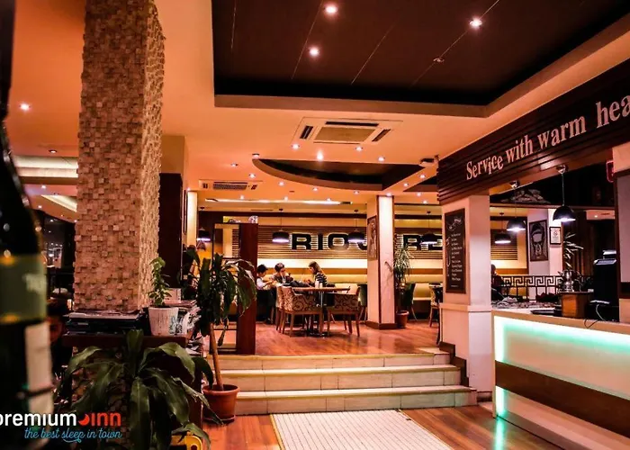 Premium Inn City Hotel & Restaurant Central Shopping Street Location !