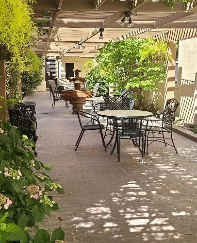 Historic Dow Hotel