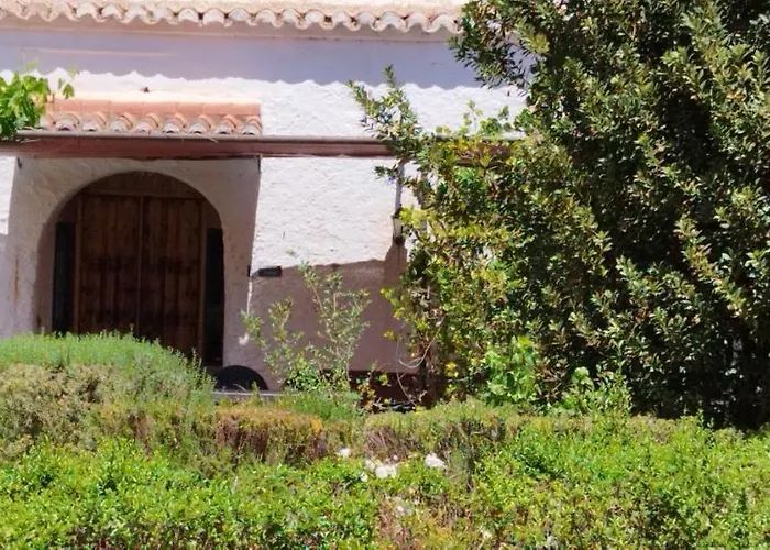 Casas Cueva Y Cortijo La Tala En Guadix