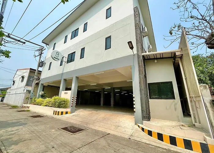 The Gun Hotel Premium