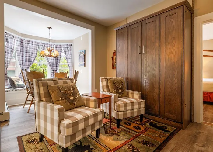 Mira Monte Inn & Suites