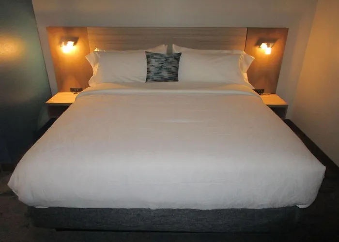 Reddy Hotel Bonham