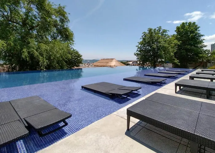 Hotel Cupidon Saturn