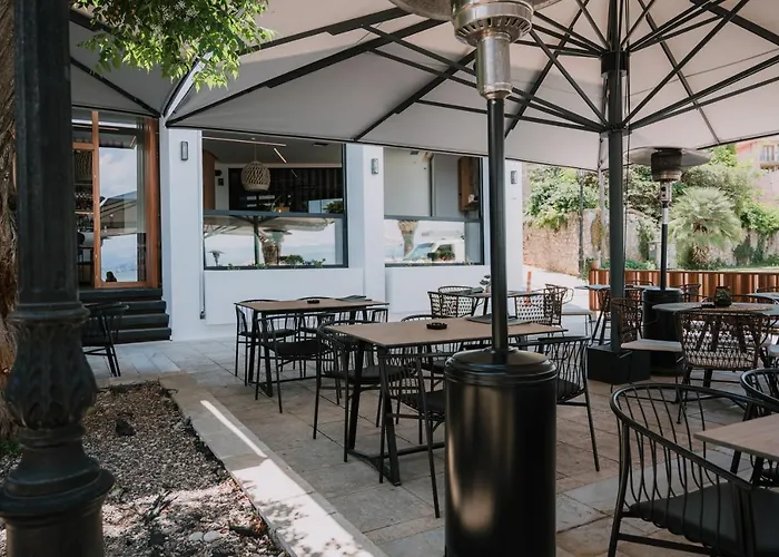 Agamemnon Hotel