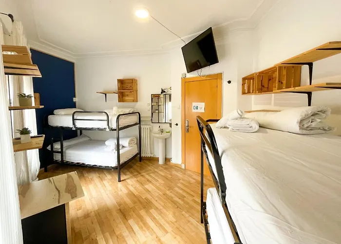 Az The Bridge Hostel - Coliving Zaragoza