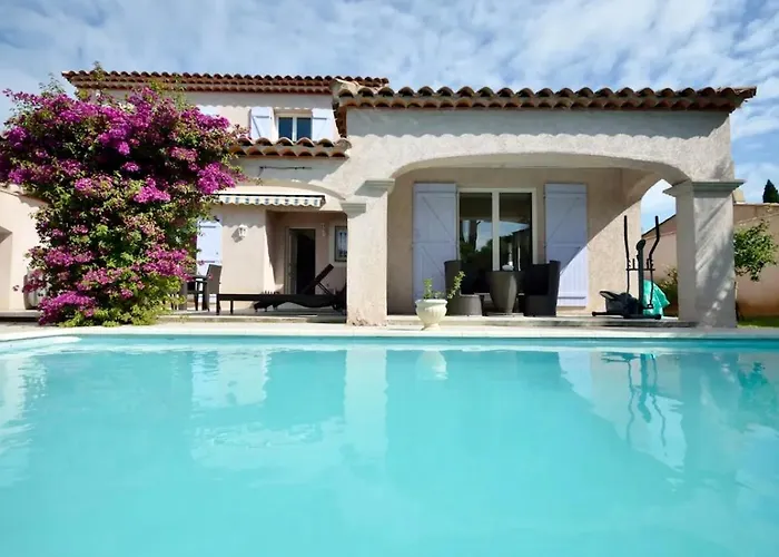 L'Hacienda, Haut De Villa , Une Chambre Avec Salle De Bain Et Toilettes Wc Privative