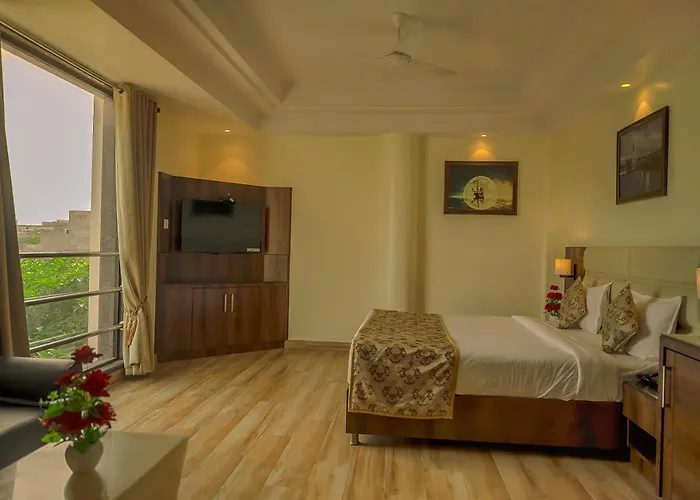 Hotel Hira Inn-10Mins From Railway Station & Bus Station