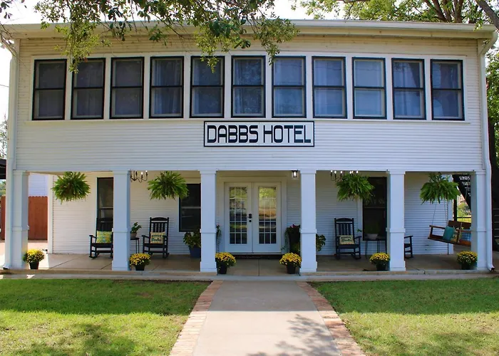 Dabbs Hotel Bed And Breakfast Llano