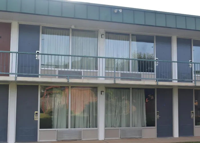 Super 8 By Wyndham Riverside Al
