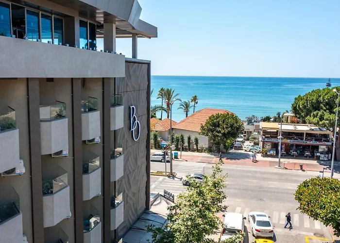 Bueyuek Hotel (Adults Only)