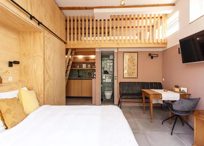 Lovely And Charming Guesthouse Near City Center, Close To Rotterdam Dordrecht