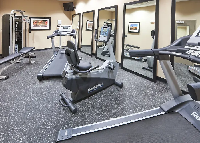 Holiday Inn Express & Suites North Dallas At Preston By Ihg