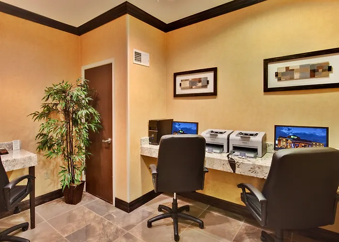 Holiday Inn Express Hotel&Suites Albuquerque Airport, an IHG Hotel
