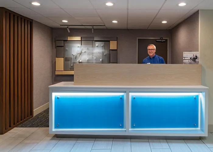 Holiday Inn Express & Suites Cedar Park