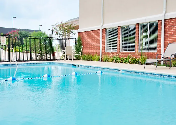 Holiday Inn Express Hotel & Suites Livingston