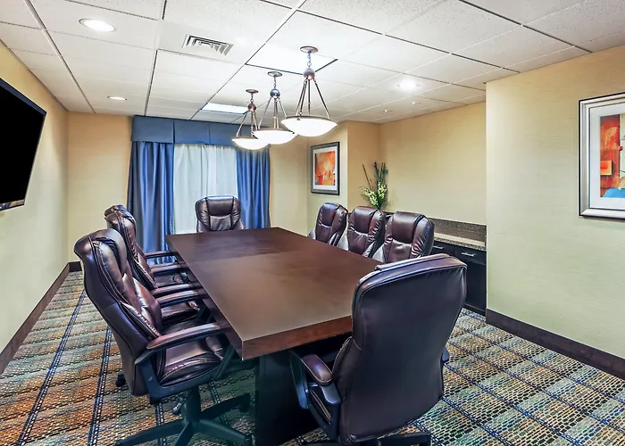 Holiday Inn Express Hotel & Suites Beaumont Northwest By Ihg