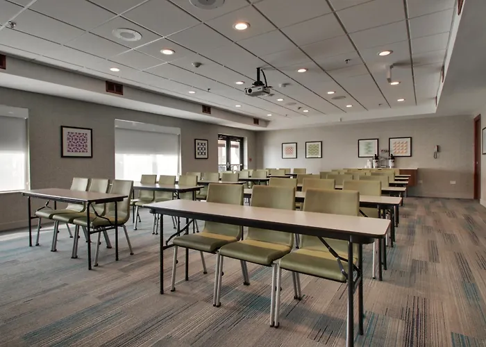 Holiday Inn Express & Suites Aurora - Naperville By Ihg