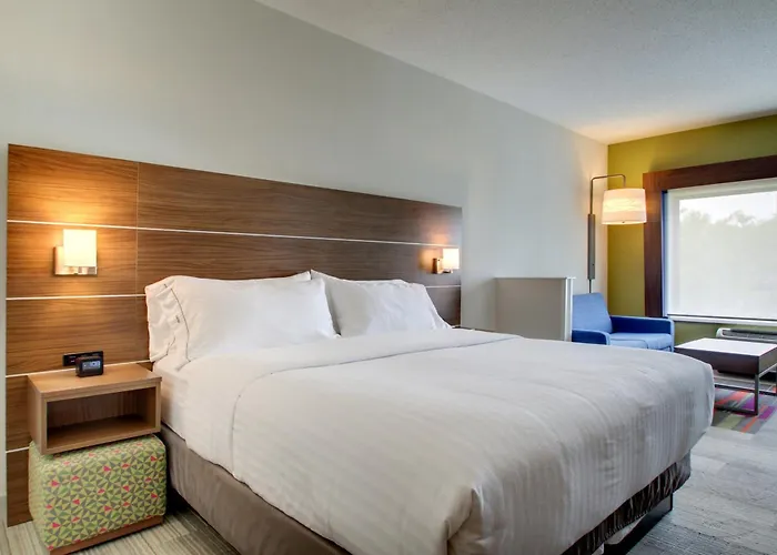 Holiday Inn Express & Suites Aurora - Naperville By Ihg