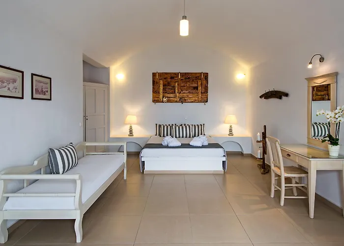 Apanemo Hotel & Suites