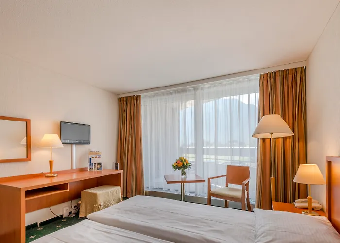 Hotel Metropole Entrelagos