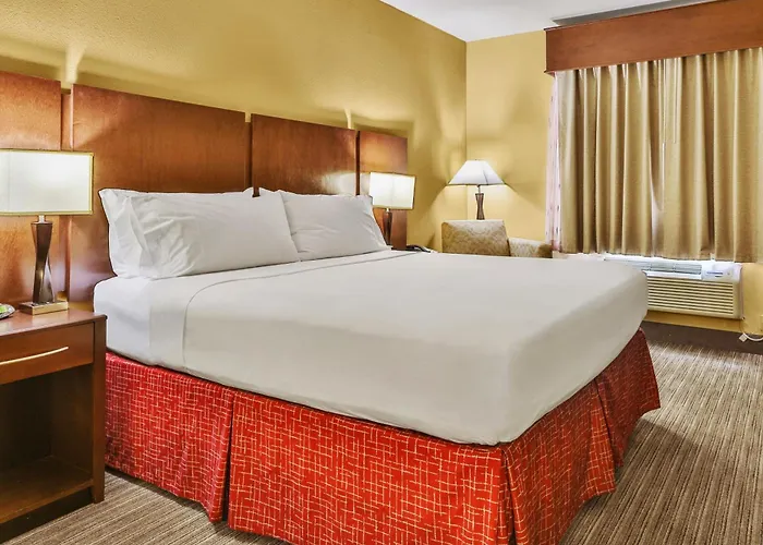 Holiday Inn Express & Suites Houston South - Pearland By Ihg