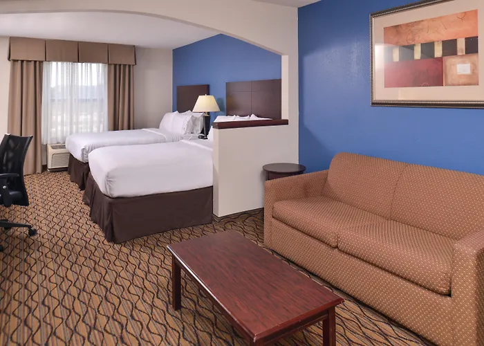 Holiday Inn Express & Suites Central Omaha By Ihg